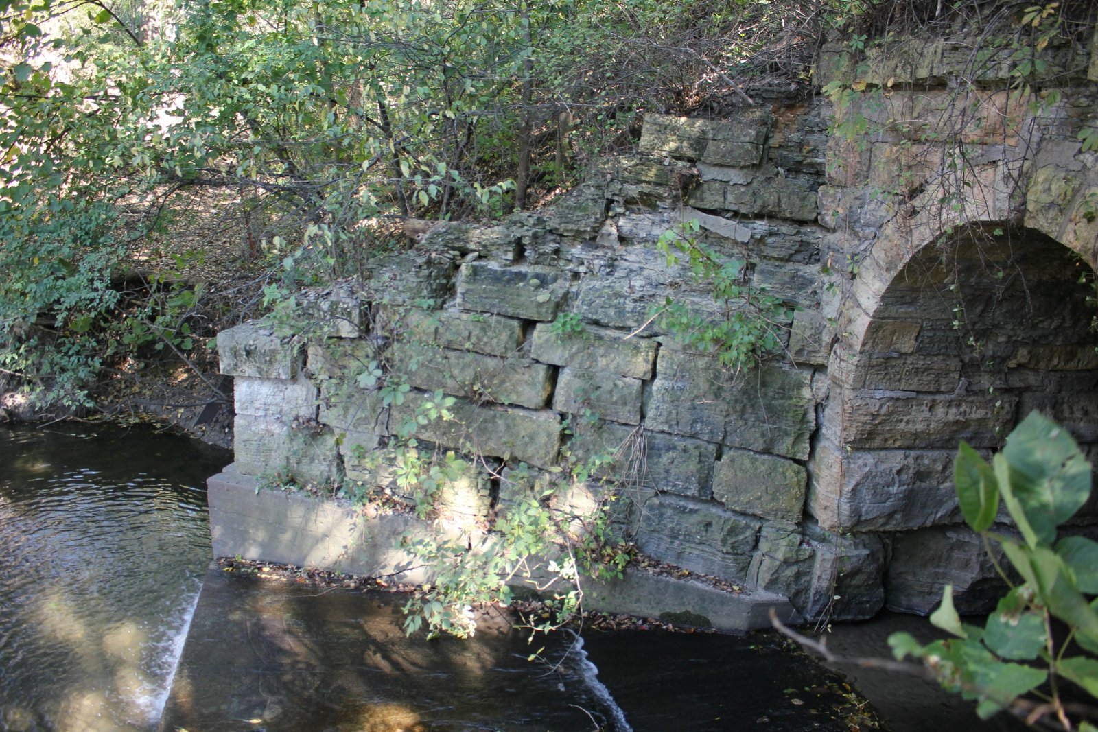 Northwest wing wall
